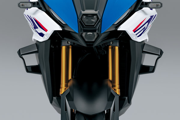 GSX-S1000GX_Winglet_1_RGB.jpg