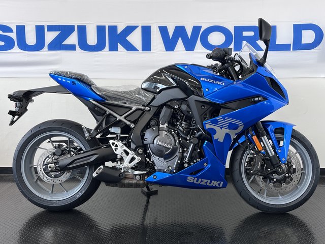 千葉県船橋市　スズキワールド船橋　GSX-8R　新車　ブルー　展示中