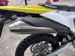 スズキワールド船橋店試乗車・DR-Z4Sマフラー画像.JPG