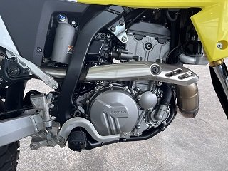 スズキワールド船橋店試乗車・DR-Z4Sエンジン画像.JPG