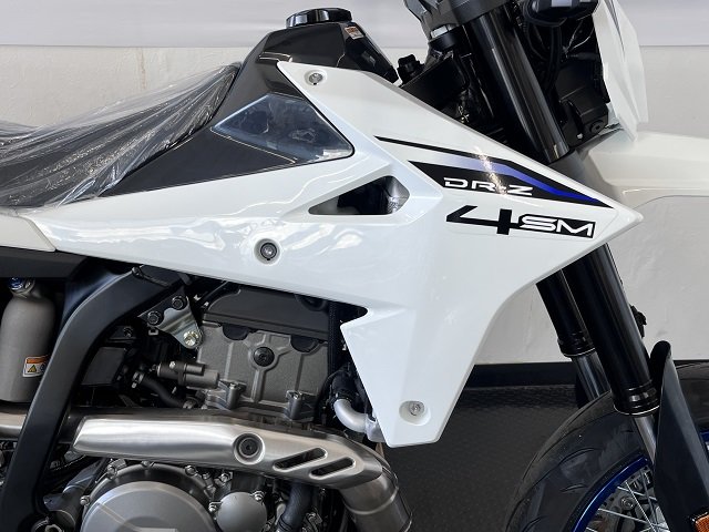 スズキワールド船橋 DR-Z4SM 右カウル画像.jpg