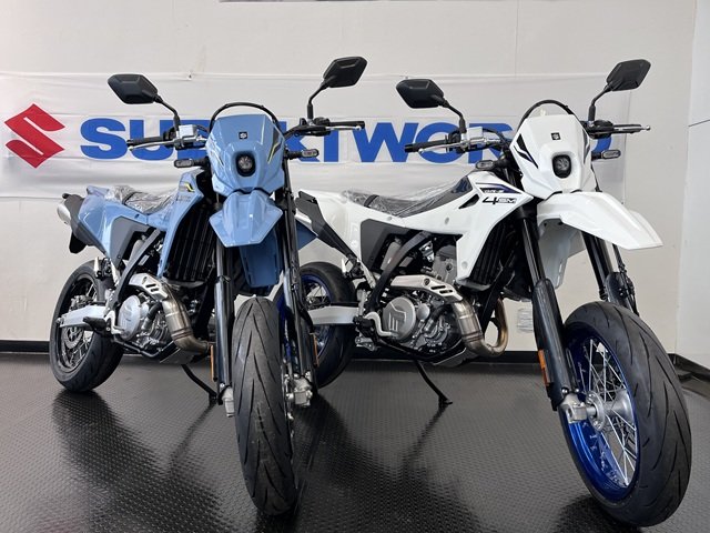 スズキワールド船橋 DR-Z4SM ホワイト グレー展示車画像.jpg