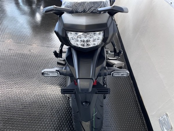 スズキワールド船橋 2026年モデル GSX-S1000GT在庫車テール画像.jpg