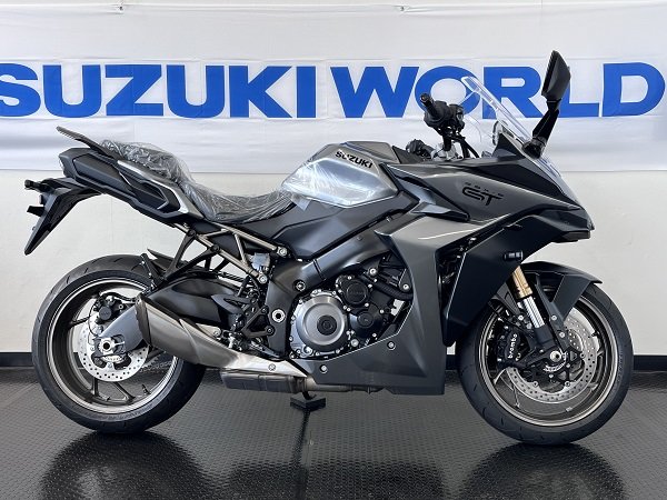 2025年GSX-S100GT・オールトグレーメタリック・右側面写真.JPG