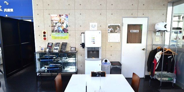 店内-14