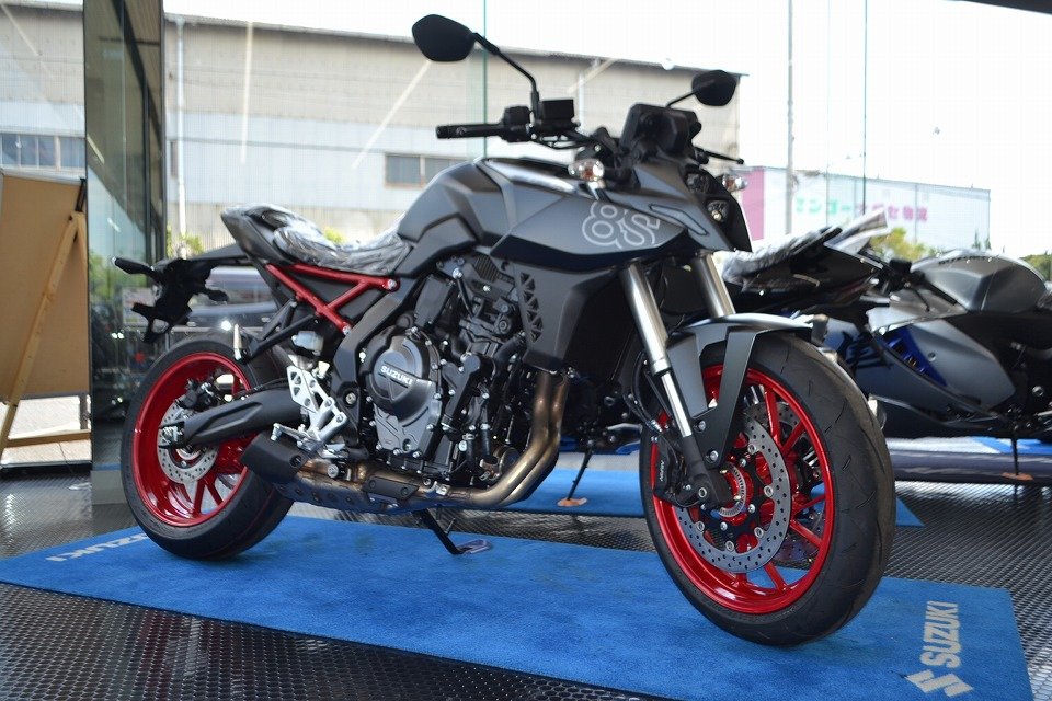 GSX-8S