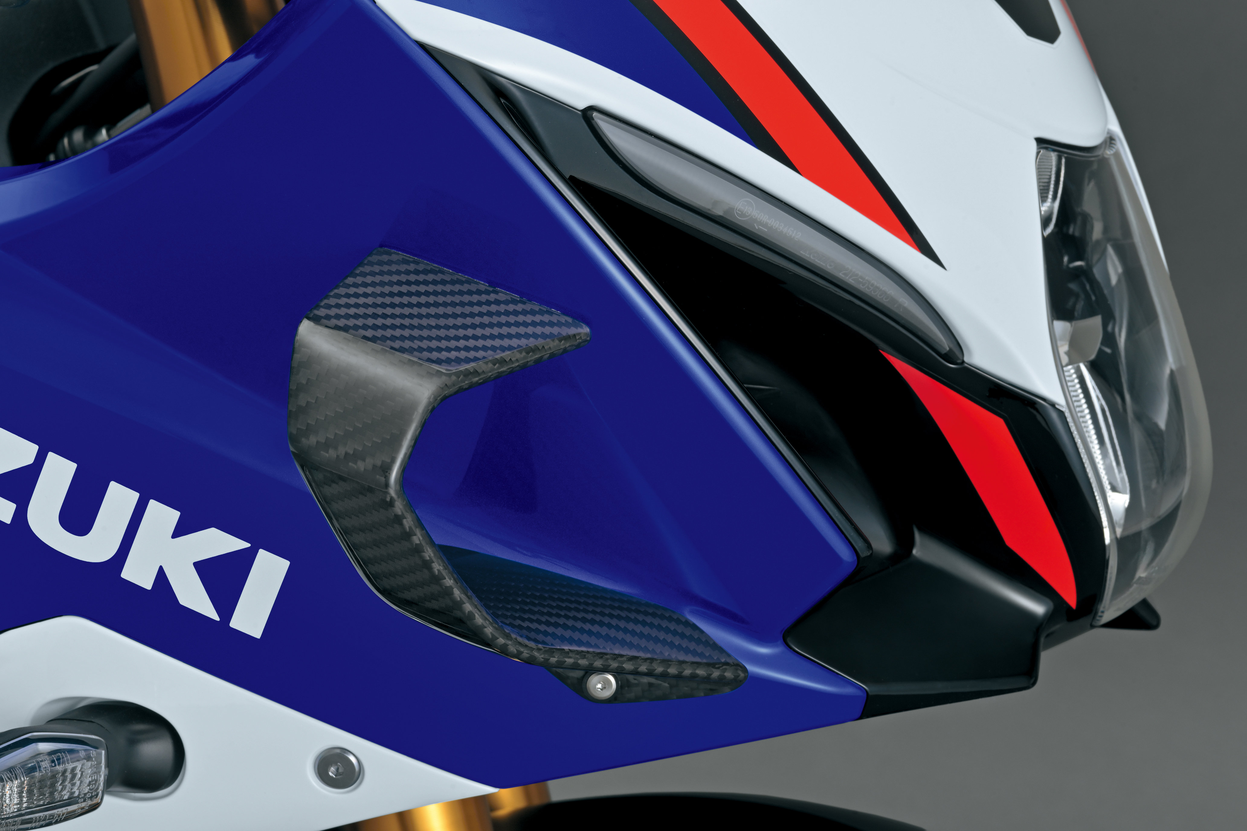 GSX-R1000RRRM7_Winglet_Right.jpg