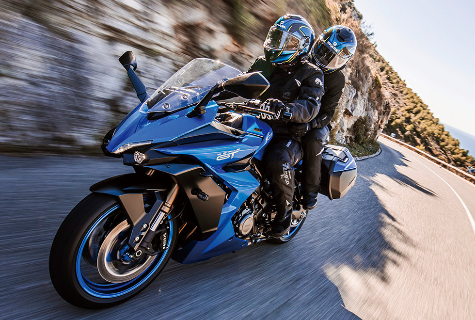 大人気スポーツツアラー【GSX-S1000GT】 ローダウンシート仕様