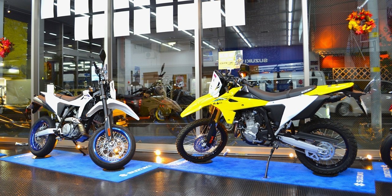 DR-Z4S/SM店内展示中
