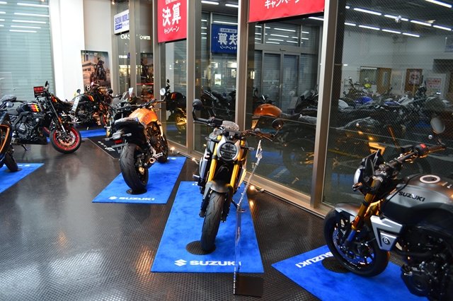 決算セール開催中-北摂地域最大級のスズキ正規ディーラースズキワールド千里-展示場-1.jpg
