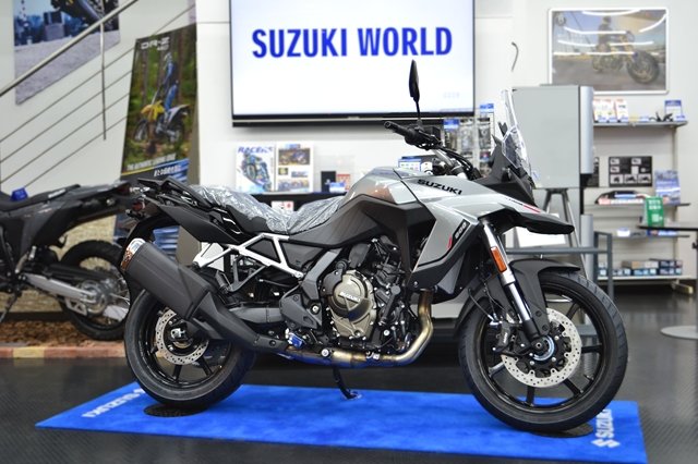 スズキワールド千里ーVストローム800ーグレーー2026年モデル-新車-即納OK-1.jpg
