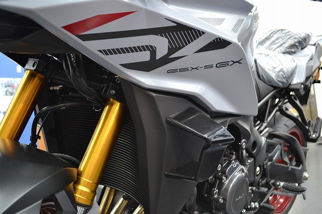 スズキワールド千里-新車-2026年モデル-GSX-S1000GX-グレー展示車-14.jpg
