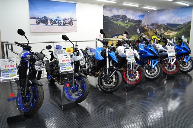 決算セール開催中-北摂地域最大級のスズキ正規ディーラースズキワールド千里-展示場-3.jpg