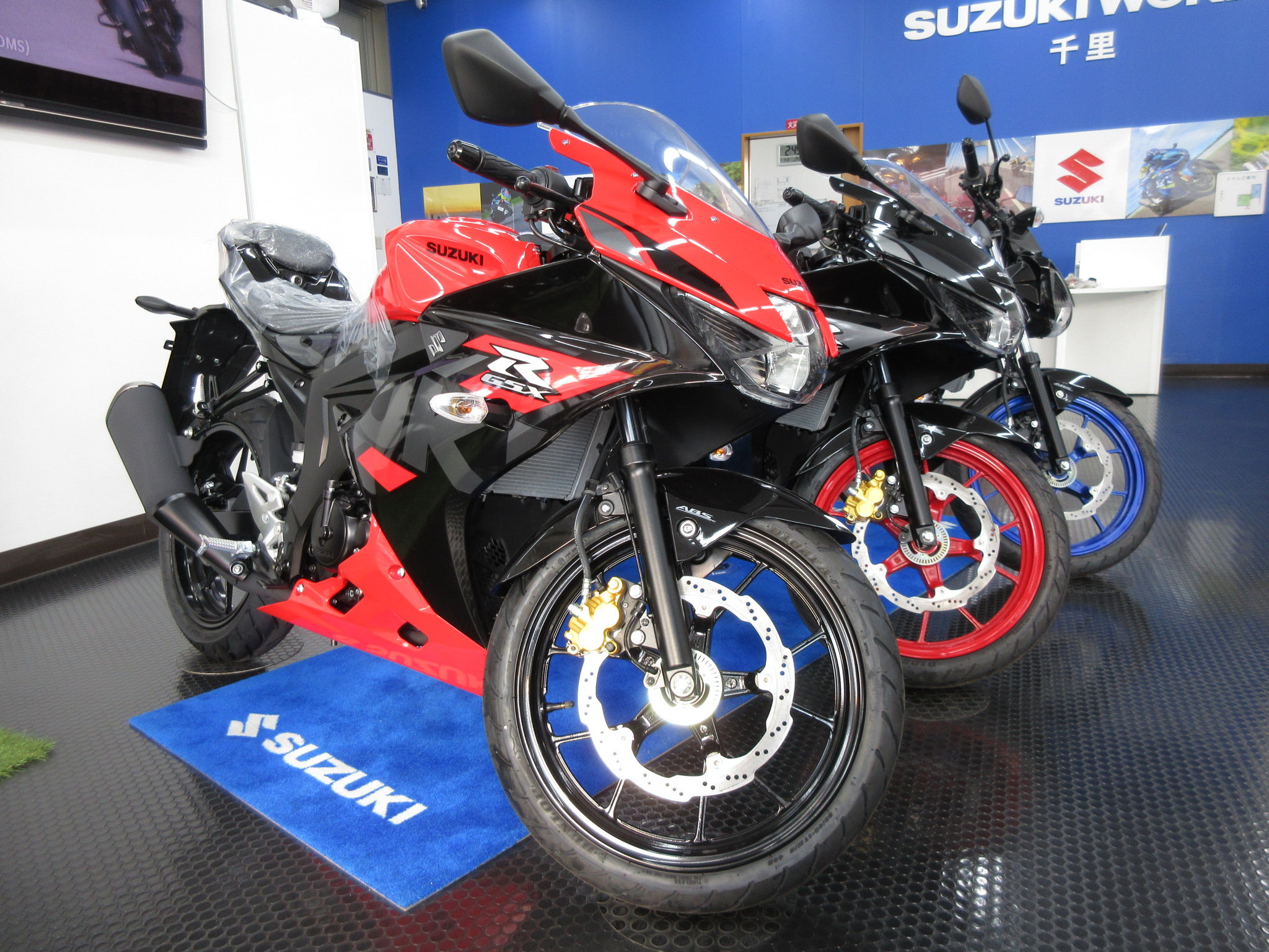 ２０２１年モデルｇｓｘ ｒ１２５入荷しました スズキワールド千里