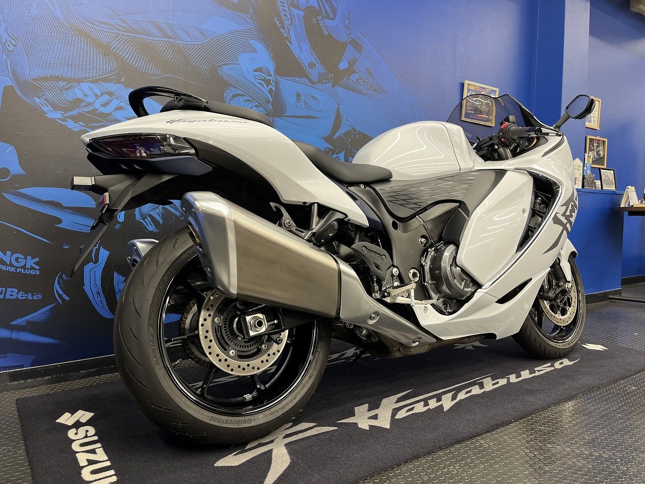 新型 認定中古車を入荷しました ハヤブサ スズキワールド世田谷南