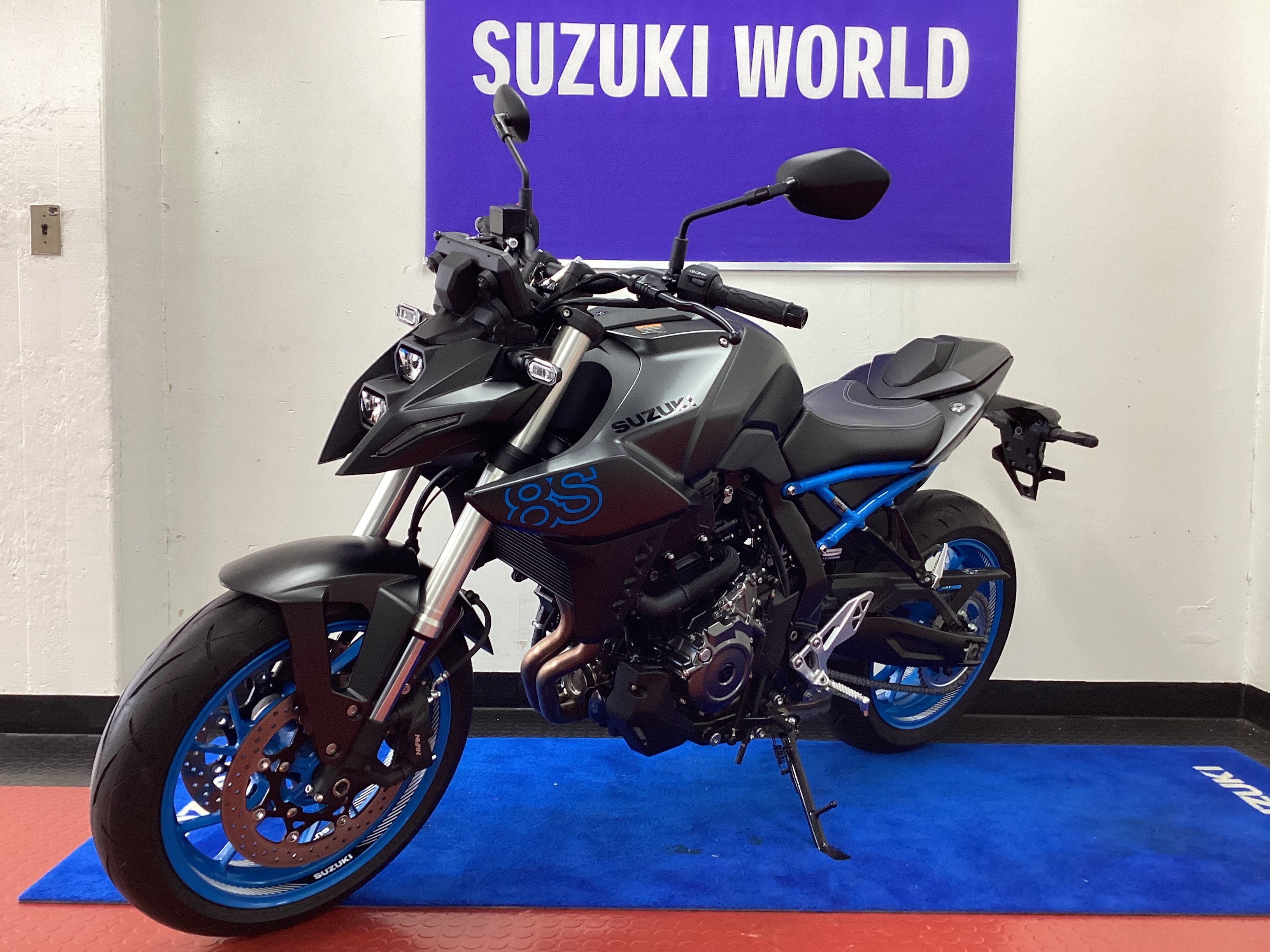 GSX-8S シングルシートカウル.JPG