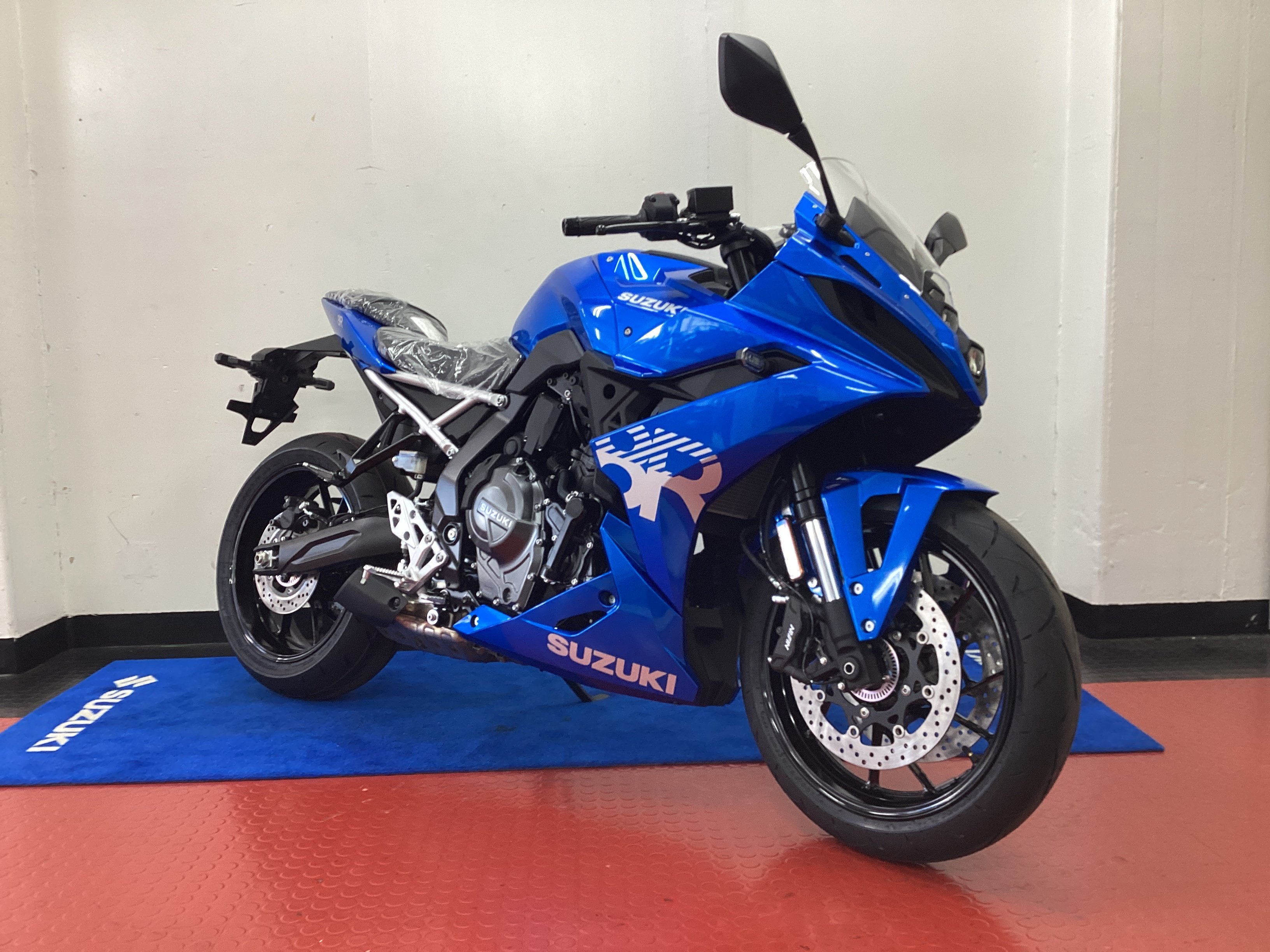 GSX-８R　2026年モデル　青　ブルー (5).JPG