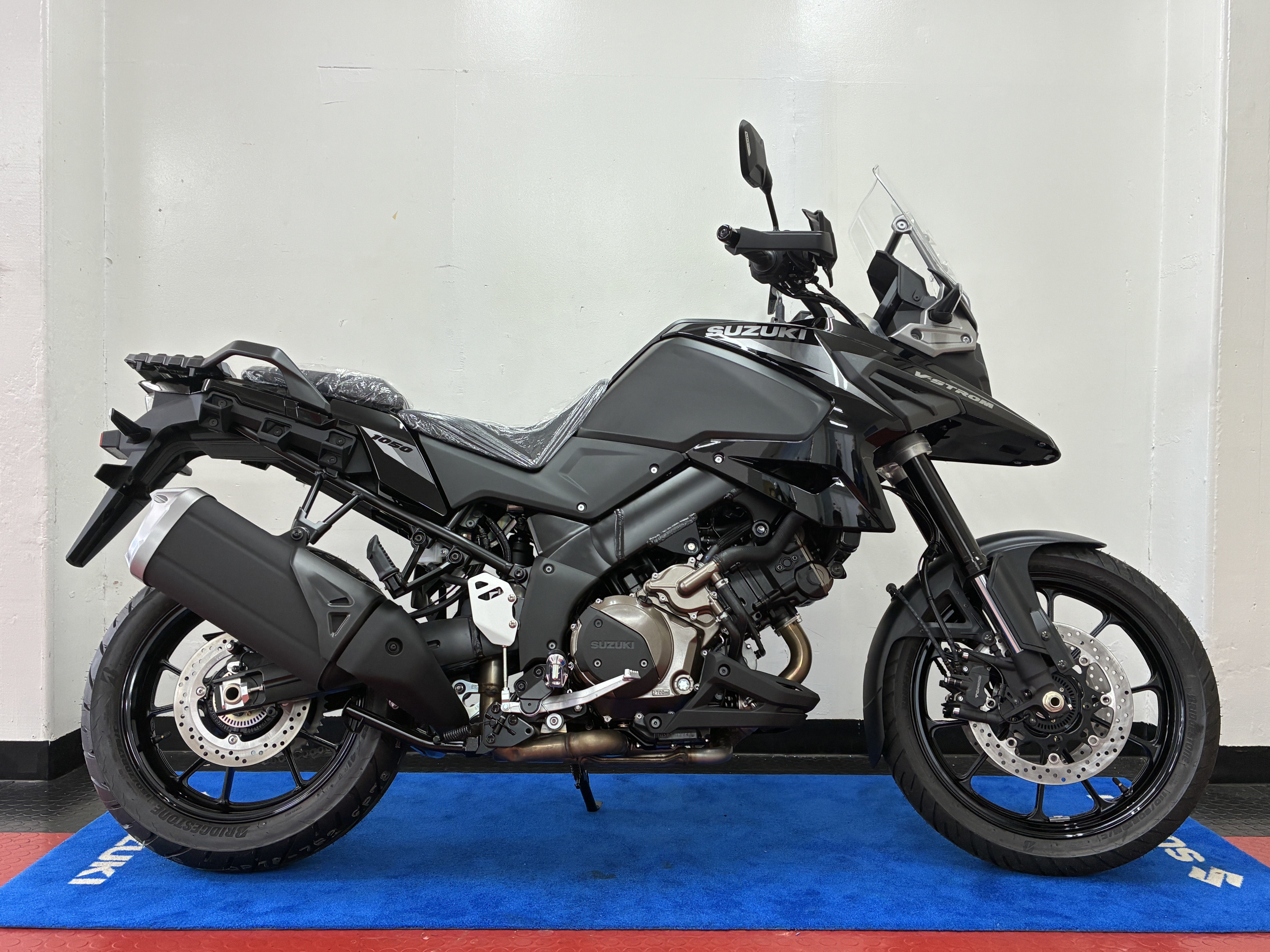 Vストローム1050　黒　2026年モデル (1).JPG