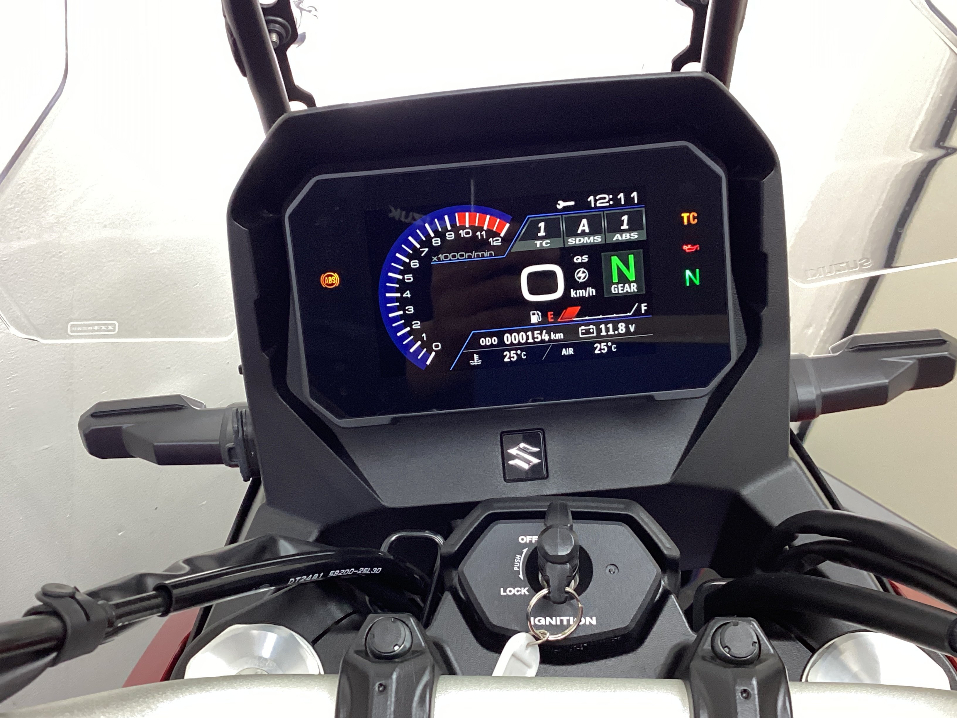 Ｖストローム800　赤　スズキ (14).JPG