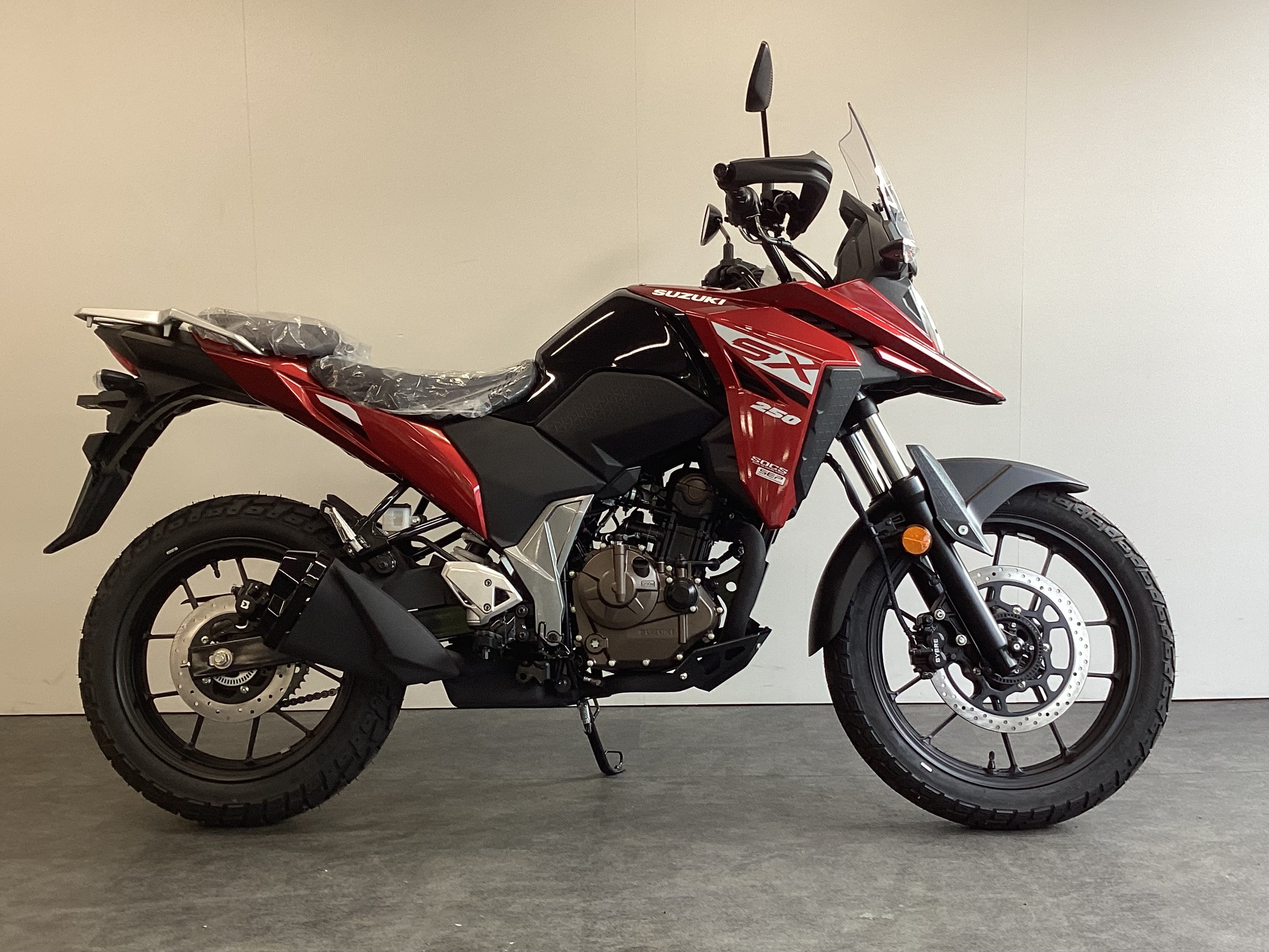 2025年モデル【Vストローム250SX】全色展示中です☆ | スズキワールド多摩