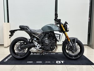 GSX-8T グリーン1.jpeg