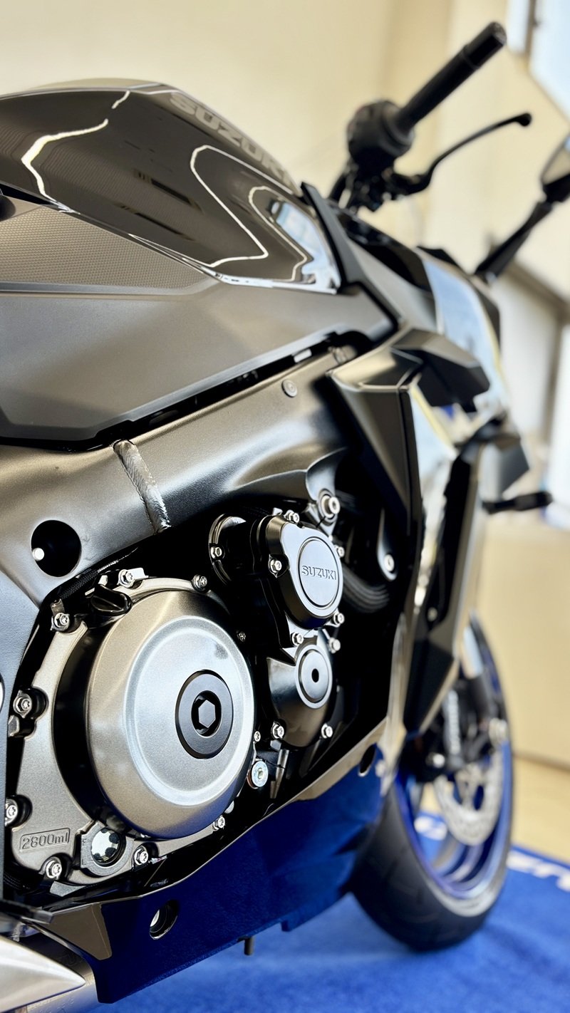 GSX-S1000GTのメーター・コックピット