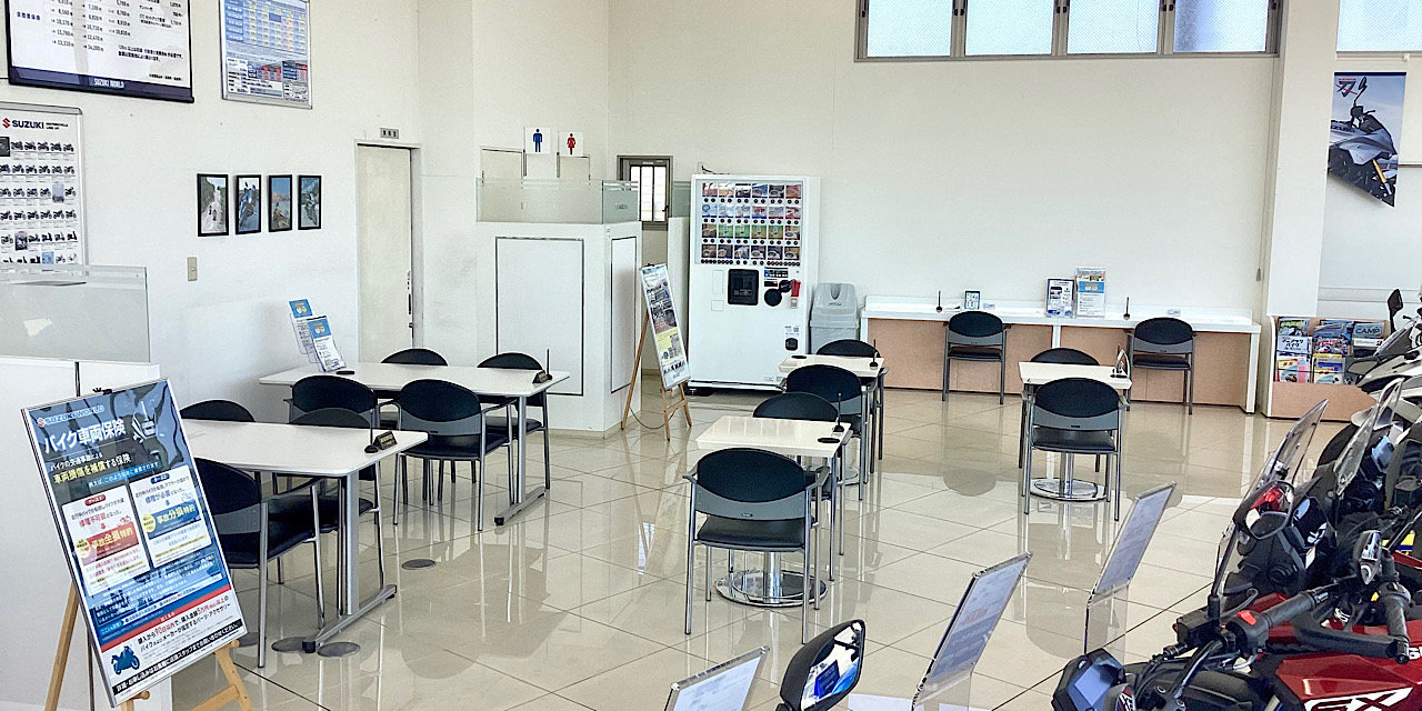 店舗写真 待合①