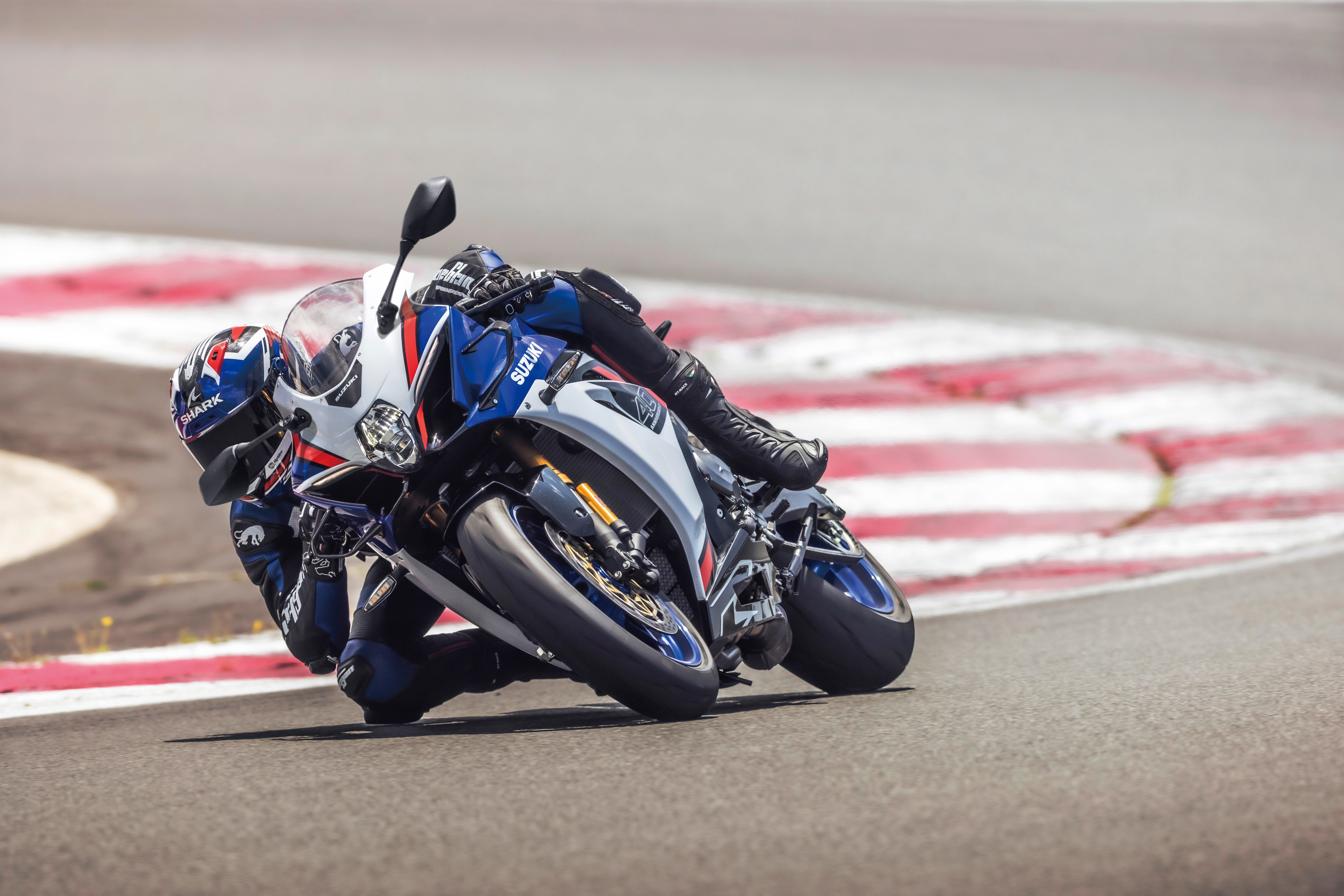 12_GSX-R1000R_M7_image06_OP1.jpg