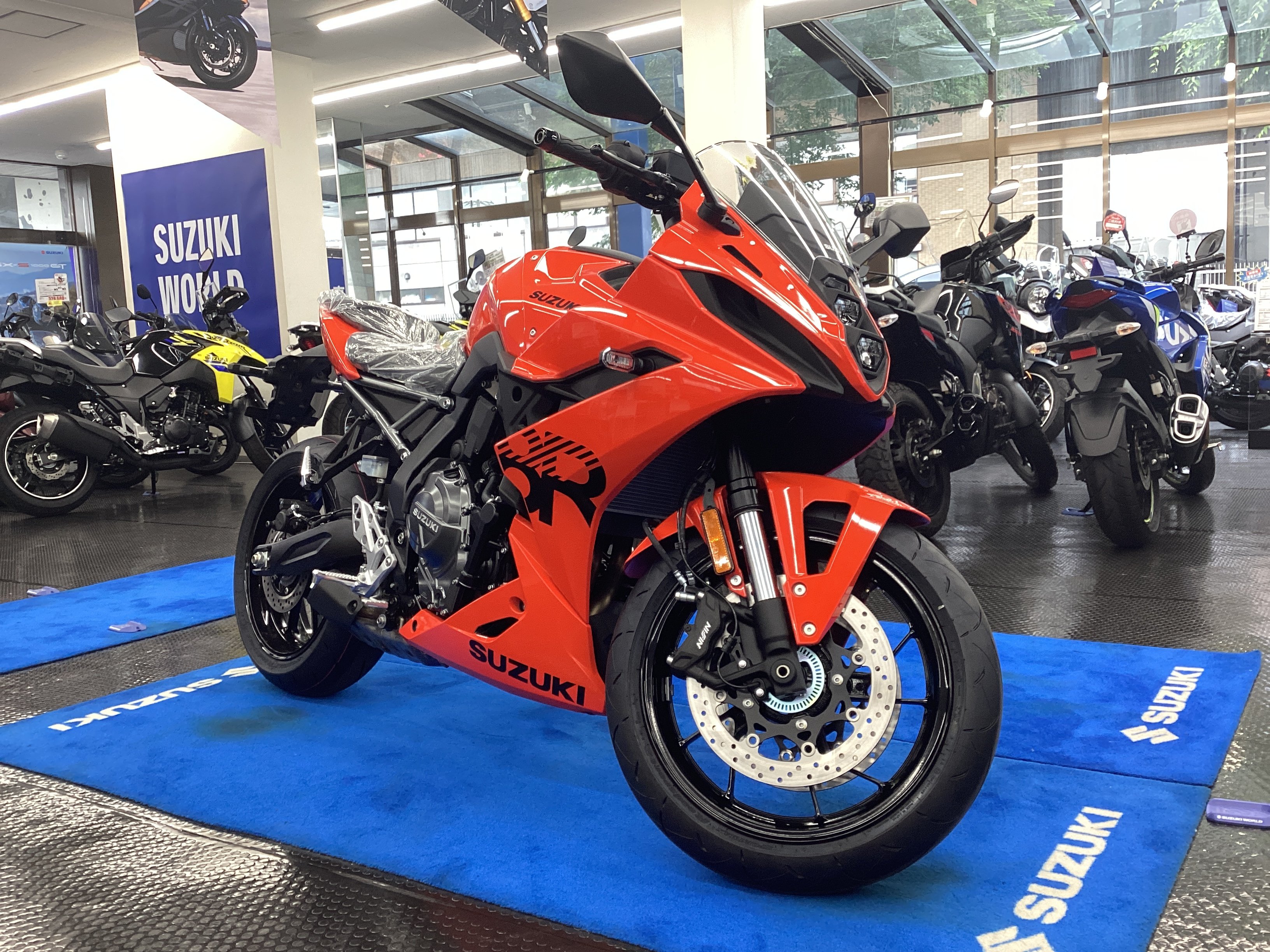 GSX-8R 2026年モデル追加色 オレンジ入荷！！ | スズキワールド浦和