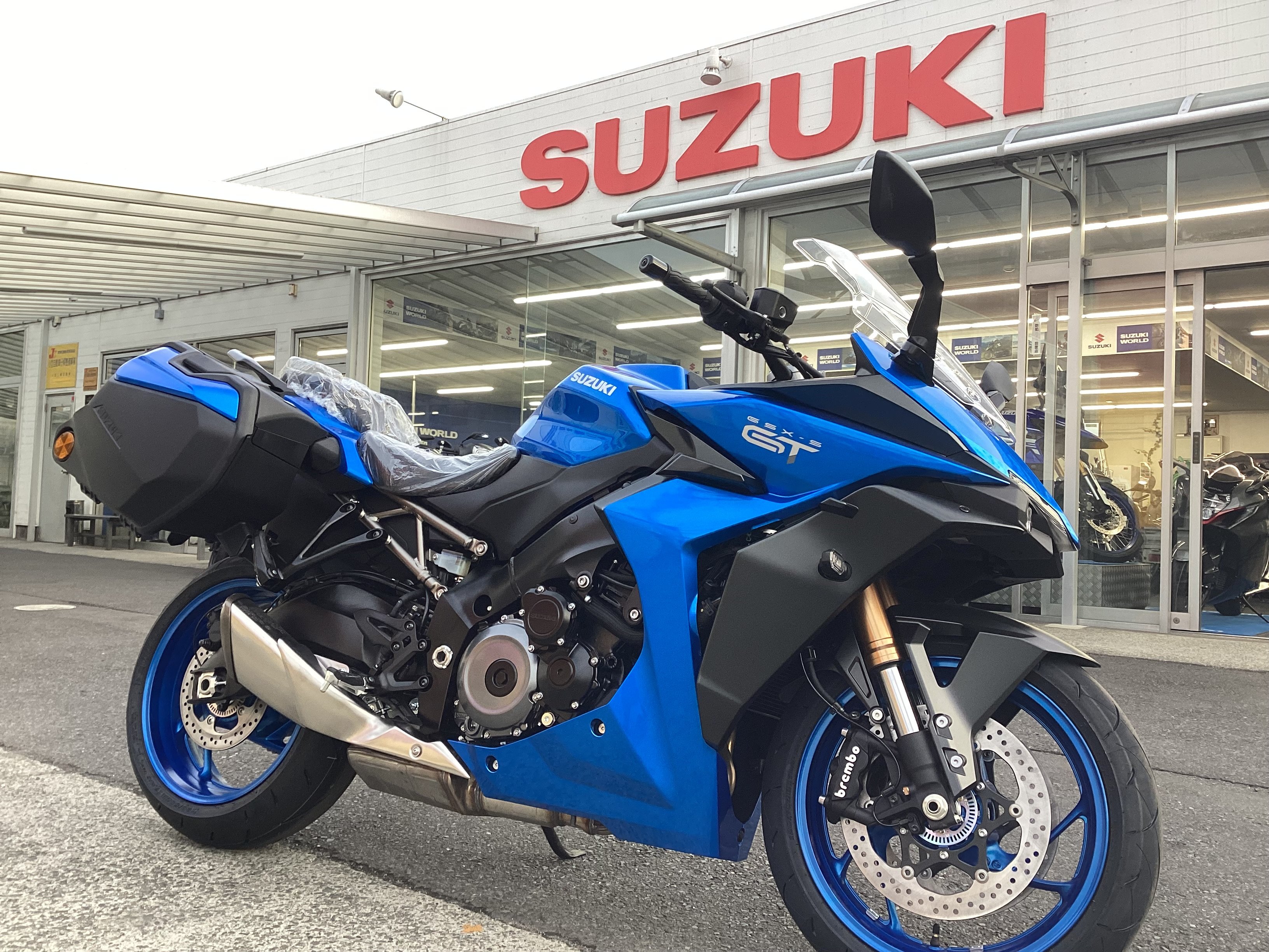 GSX-S1000GT サイドパニア装着車！！！！ | スズキワールド大和